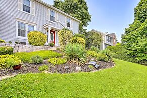 Bel Air Apartment w/ Pool ~ 2 Mi to Main St