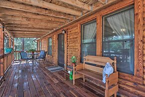 Updated Strawberry Family Cabin w/ 2 Private Decks