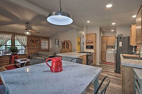 Updated Strawberry Family Cabin w/ 2 Private Decks