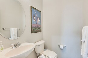 Fenced Yard & Trail Access: Dog-friendly Erie Home