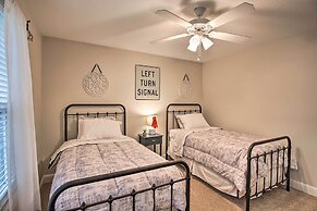 Bella Vista Home: Steps to Mountain Biking Trails!