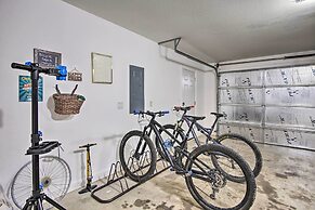 Bella Vista Home: Steps to Mountain Biking Trails!