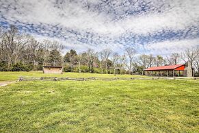 Country Home w/ Fire Pit: 40 Mi to Nashville!