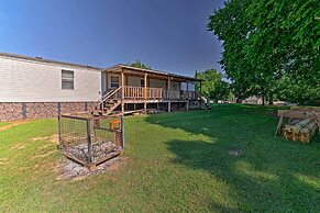 Waterloo Home With Fire Pit - 1/2 Mi to Boat Ramp!