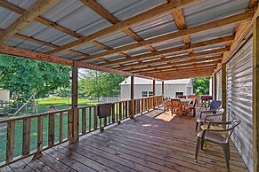 Waterloo Home With Fire Pit - 1/2 Mi to Boat Ramp!
