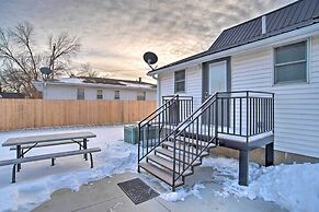 Charming Iowa Abode Near Knoxville Raceway!