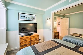 Beachfront Condo w/ Patio & Views - Walk to Shore!