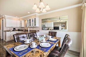 Beachfront Condo w/ Patio & Views - Walk to Shore!