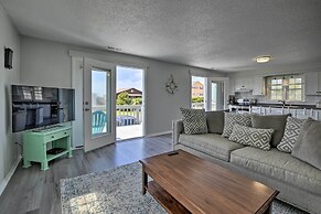 Oak Island Beach Abode w/ Deck: Walk to Shore!