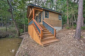 Romantic Broken Bow Cabin w/ Jacuzzi & Fire Pit!