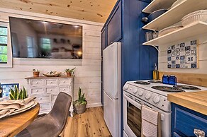 Romantic Broken Bow Cabin w/ Jacuzzi & Fire Pit!