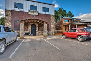Romantic Broken Bow Cabin w/ Jacuzzi & Fire Pit!