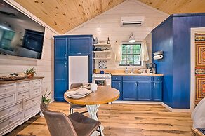 Romantic Broken Bow Cabin w/ Jacuzzi & Fire Pit!