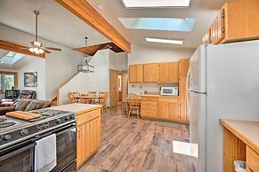 Serene Greer Cabin w/ Grill ~ 12 Mi to Skiing!