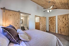 Serene Greer Cabin w/ Grill ~ 12 Mi to Skiing!