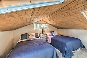 Serene Greer Cabin w/ Grill ~ 12 Mi to Skiing!