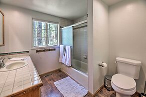 Serene Greer Cabin w/ Grill ~ 12 Mi to Skiing!