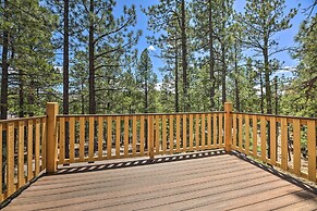 Serene Greer Cabin w/ Grill ~ 12 Mi to Skiing!