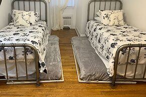 'homeplace' w/ Yard - 10 Mi to Jenny Wiley!