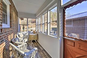 'homeplace' w/ Yard - 10 Mi to Jenny Wiley!