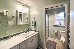 Relaxing Waterfront Escape ~ 11 Mi to Olympia
