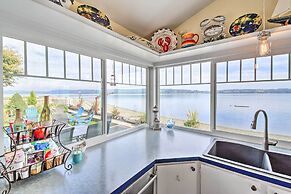 Relaxing Waterfront Escape ~ 11 Mi to Olympia