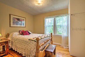 Rustic Hamilton Farmhouse: Stunning Mtn Views