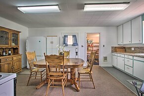 Rustic Hamilton Farmhouse: Stunning Mtn Views