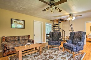 Rustic Hamilton Farmhouse: Stunning Mtn Views