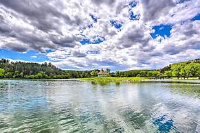 Charming Rapid City Apartment: Walk to Lake!