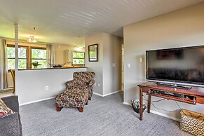 Charming Rapid City Apartment: Walk to Lake!