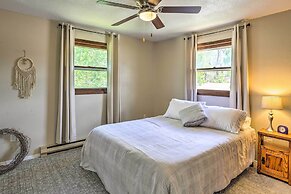 Charming Rapid City Apartment: Walk to Lake!
