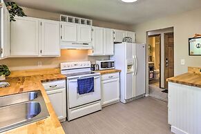 Charming Rapid City Apartment: Walk to Lake!