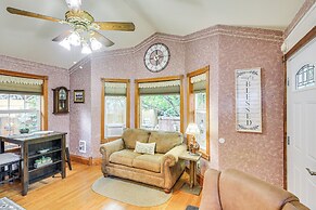 Homey Pet-friendly Libby Cottage w/ Yard by Creek!