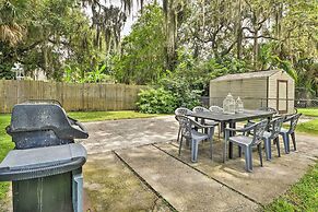 Dog-friendly Home w/ Gas Grill - Walk to Rose Bay!