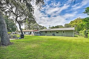 Dog-friendly Home w/ Gas Grill - Walk to Rose Bay!