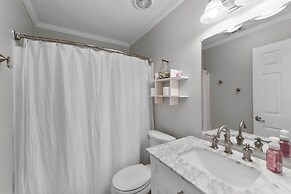 Lakefront Haven ~ 6 Mi to Historic Granbury Square