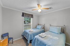 Lakefront Haven ~ 6 Mi to Historic Granbury Square