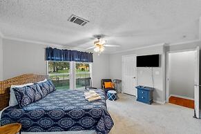 Lakefront Haven ~ 6 Mi to Historic Granbury Square