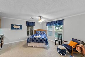 Lakefront Haven ~ 6 Mi to Historic Granbury Square