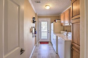 Lakefront Haven ~ 6 Mi to Historic Granbury Square