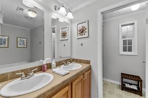 Lakefront Haven ~ 6 Mi to Historic Granbury Square