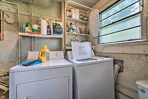 Lake Huron Cottage: Fire Pit, Steps to Beach!