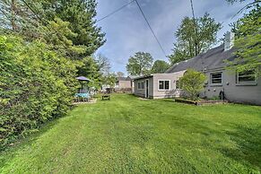 Lake Huron Cottage: Fire Pit, Steps to Beach!