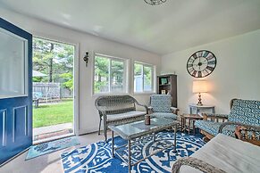 Lake Huron Cottage: Fire Pit, Steps to Beach!