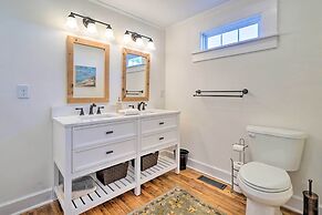 Historic Family Home < 1 Mi to Long Beach!