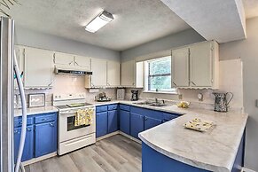 Charming Mountain Home Getaway w/ Gas Grill!