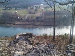 'troutfest' Riverfront Norfork Home, Great Fishing