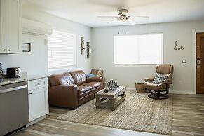 Peaceful Peoria Bungalow w/ Grill & Pool!