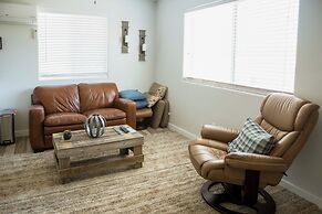 Peaceful Peoria Bungalow w/ Grill & Pool!